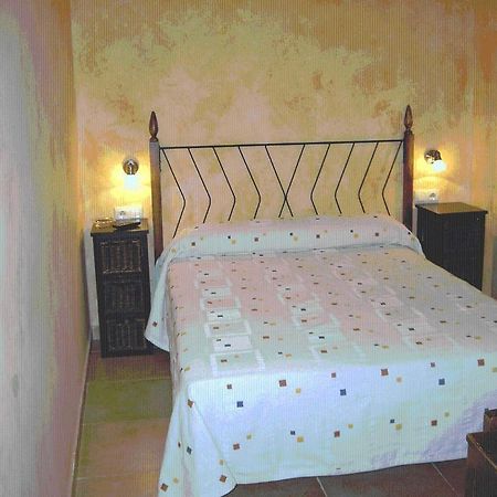 Hostal Valle Del Iregua Albelda De Iregua Zimmer foto